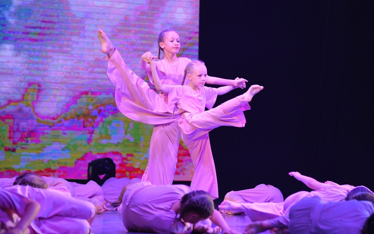 ТАНЦУЕМ ЖИЗНЬ