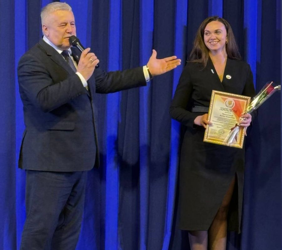 ПОЗДРАВЛЯЕМ С ЗАСЛУЖЕННОЙ НАГРАДОЙ