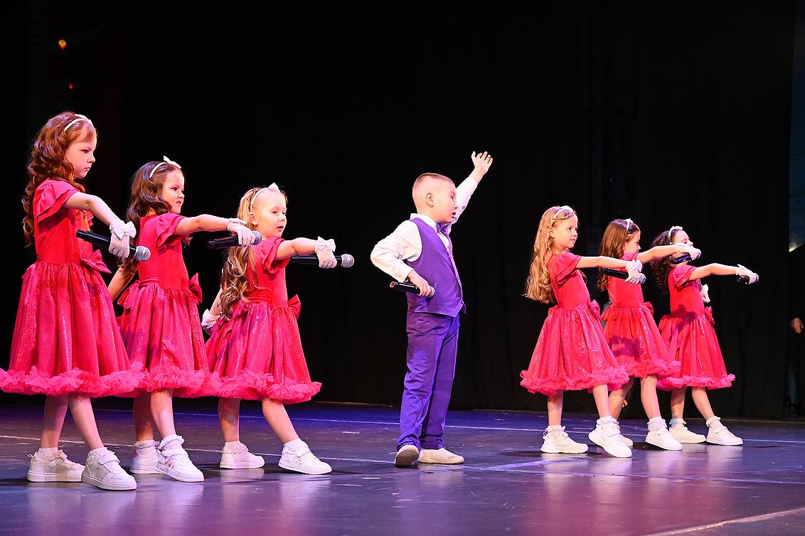 МЫ СЛАВИМ ЖЕНЩИНУ РОССИИ