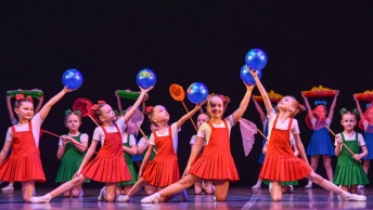 И СНОВА НА ДУШЕ ТЕПЛО