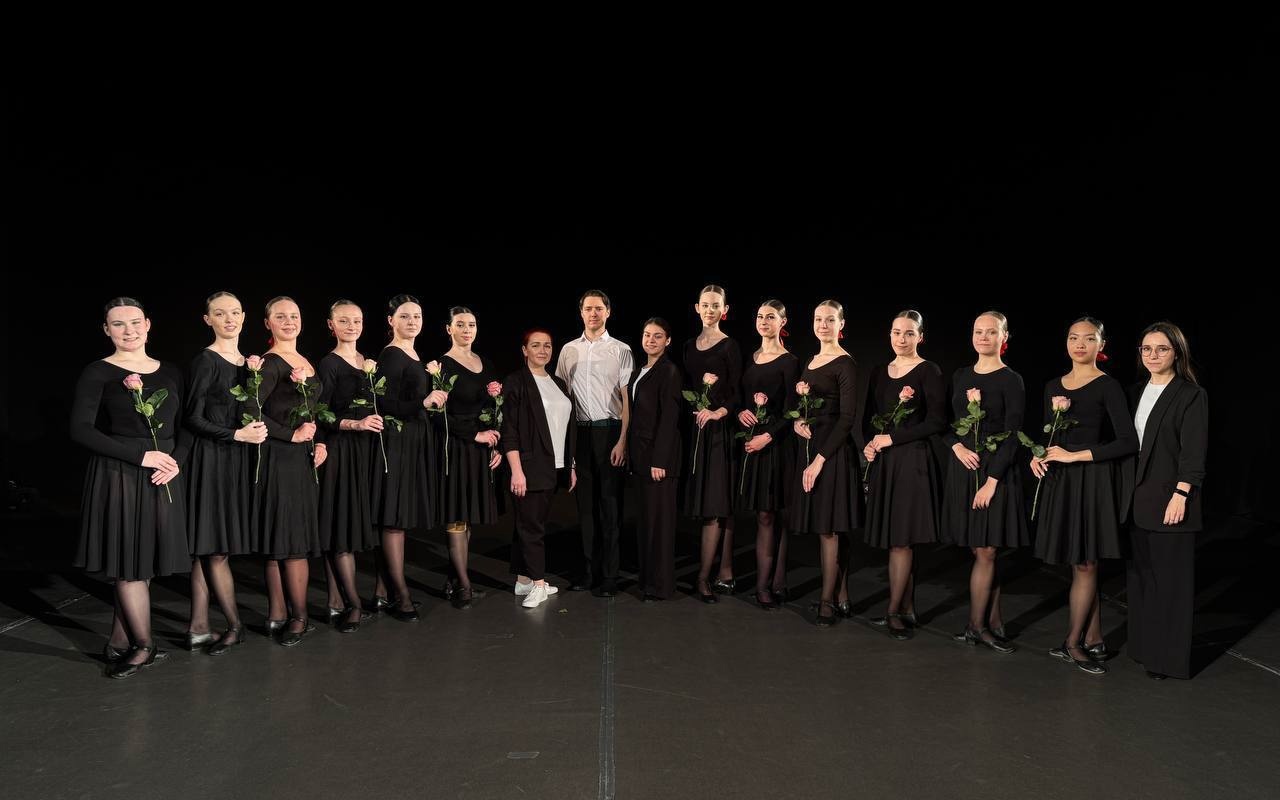 ОТКРЫТЫЙ УРОК В ХОРЕОГРАФИЧЕСКОЙ ГРУППЕ ХОРА