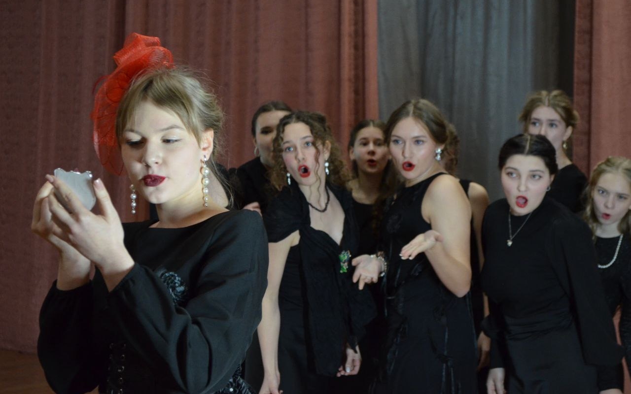 ПРЕМЬЕРНЫЕ СПЕКТАКЛИ