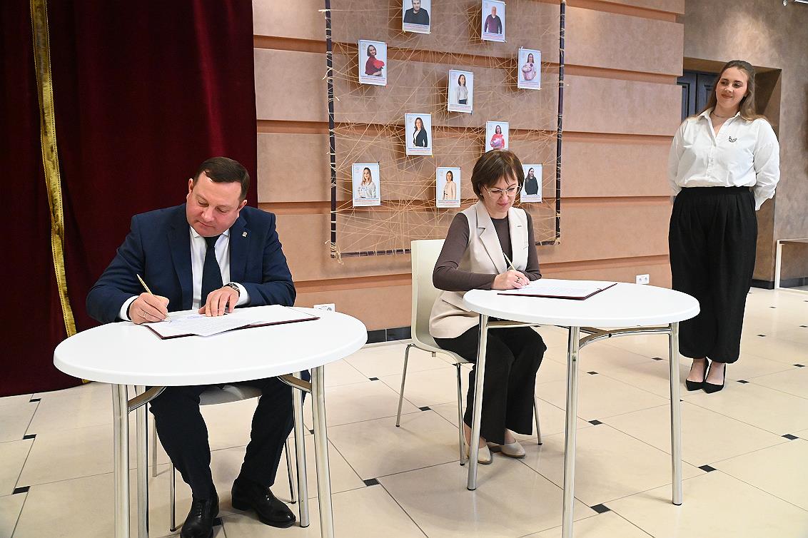 ОТКРЫТИЕ БАЗОВОЙ КАФЕДРЫ ПРАКТИКИ АГИК НА БАЗЕ ДВОРЦА КУЛЬТУРЫ Г. БАРНАУЛА