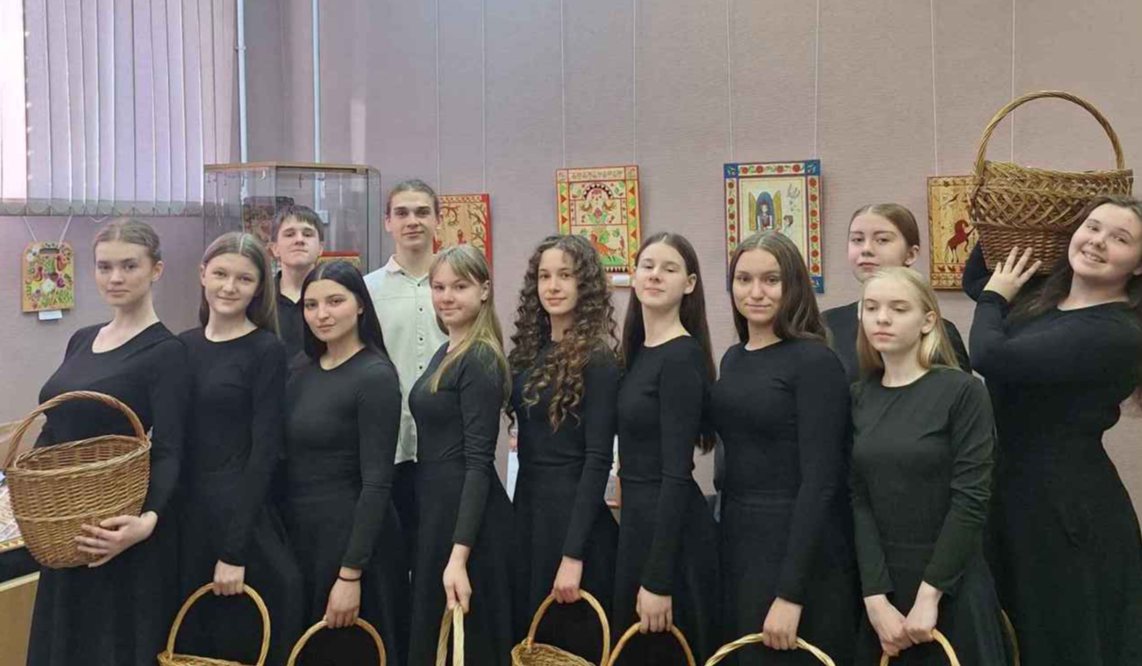 БИБЛИОНОЧЬ (Главные роли)